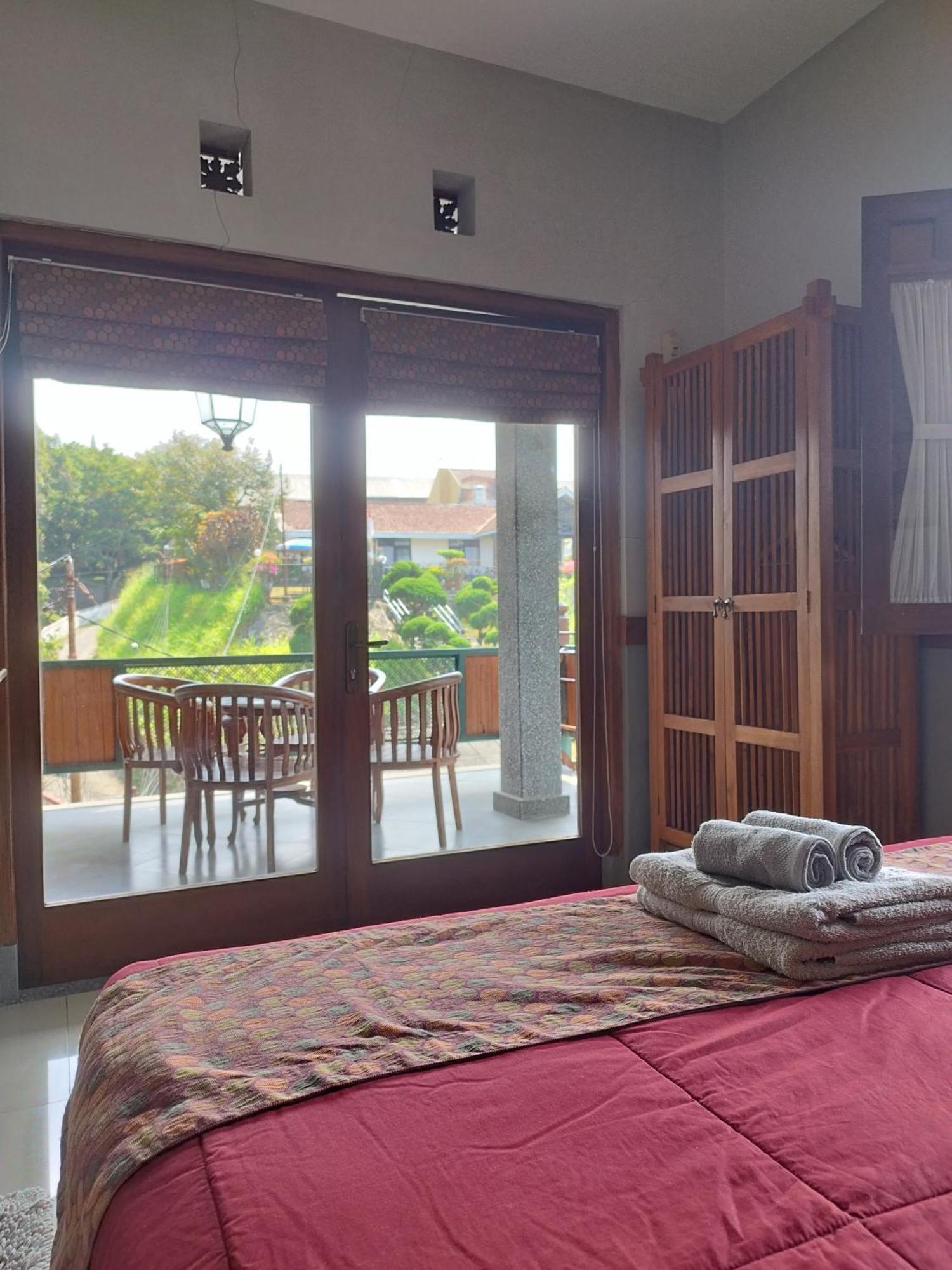 Dalem Arum Bandung Exteriör bild