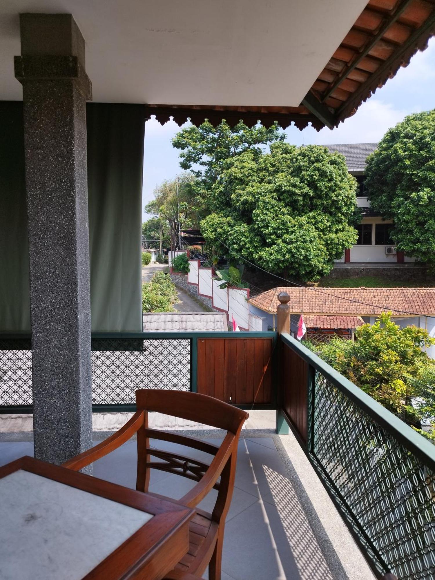 Dalem Arum Bandung Exteriör bild